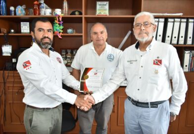 Entrega de Medalla Conmemorativa y Reconocimientos a Instructores de la Carrera Técnica de Buceo Deportivo del CETMAR 07