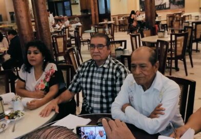 Que se reduzca el excesivo número de regidores y directores en Ayuntamiento de Veracruz :Reboulen Uribe.