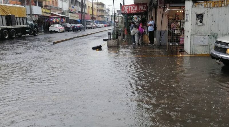 Lluvias generan caos en la Ciudad de Veracruz.