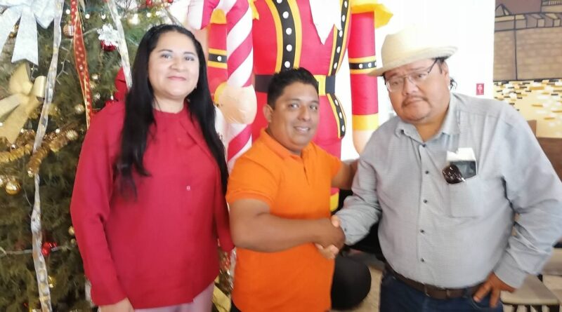 Pronto los Tlalixcoyanos contaran con un Centro Médico y ambulancia:Campos  Rendón