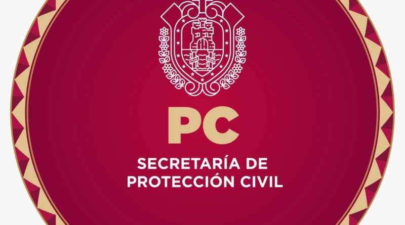 Gobierno del Estado atiende accidente vehicular en la autopista Isla–Acayucan.