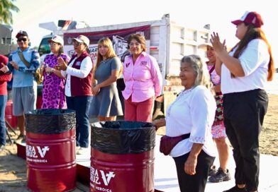 Descacharriza Ayuntamiento de Veracruz playa de Villa del Mar; retiran 40 toneladas de desechos. 