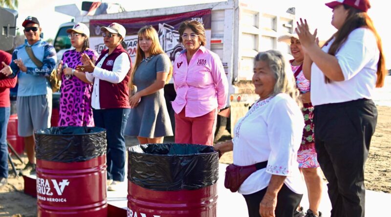 Descacharriza Ayuntamiento de Veracruz playa de Villa del Mar; retiran 40 toneladas de desechos. 