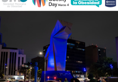 Monumentos de la CDMX se iluminan en azul por el Día Mundial y Nacional contra la Obesidad.