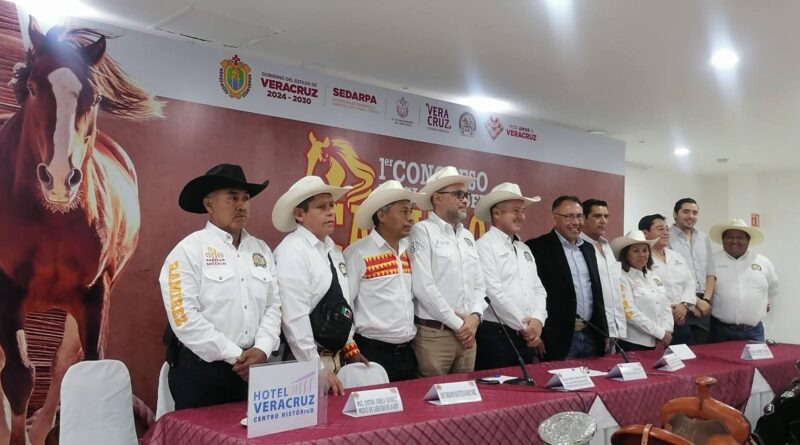 El WTC y el Puerto de Veracruz sedes del Primer Congreso Internacional del  Caballo:Cobos Ruiz