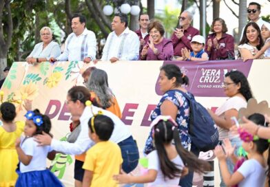 Con desfile, celebran inicio de la Primavera en la ciudad de Veracruz.