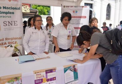 Con 561 vacantes, realizan en Tuxpan la segunda Feria de Empleo para las Mujeres.