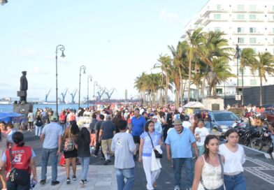Registra ciudad de Veracruz gran afluencia turística el primer fin de semana de vacaciones.