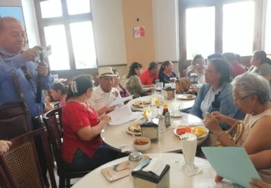 Mariscal Martínez apoya la regularización de colonias de Veracruz.