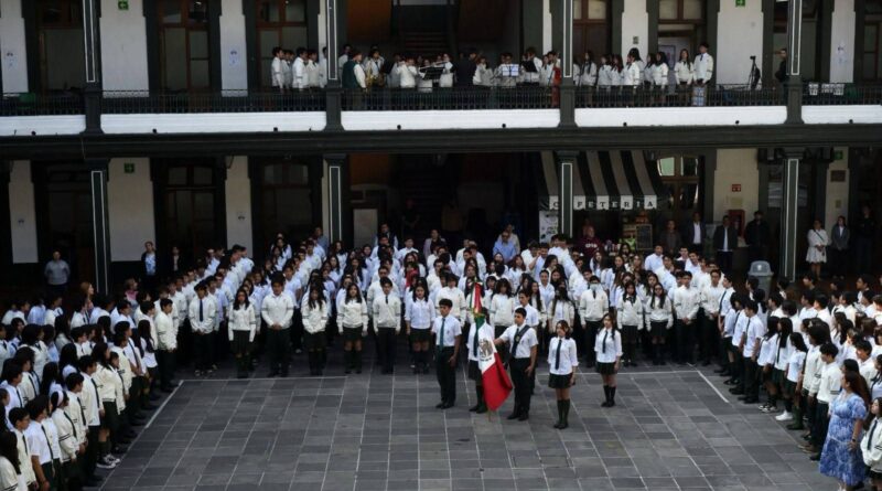 Jóvenes, clave para la construcción de paz y el futuro educativo: SEV