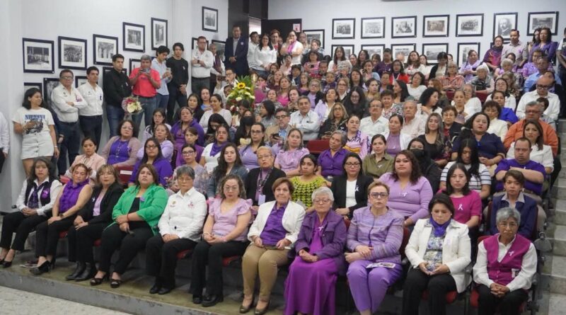 Reconocen en STPSP la vocación y trayectoria de sus servidoras públicas.