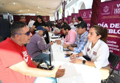 En “Día del Pueblo”, atiende Ayuntamiento de Veracruz a 267 ciudadanos en Palacio Municipal. En “Día del Pueblo”, atiende Ayuntamiento de Veracruz a 267 ciudadanos en Palacio Municipal.
