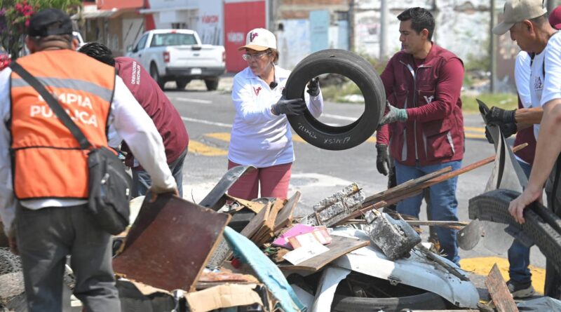 Retiran 134 toneladas de desechos en jornada de descacharrización en la ciudad de Veracruz.