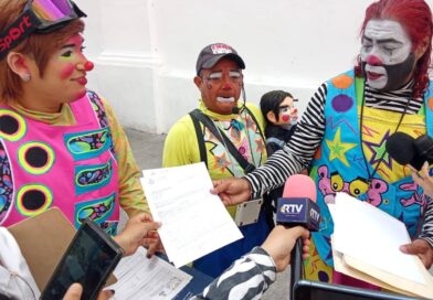 Gobernación atiende a payasos que piden espacios para trabajar.