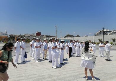 Tripulante del Buque Sebastián el Cano recorren el puerto Jarocho.