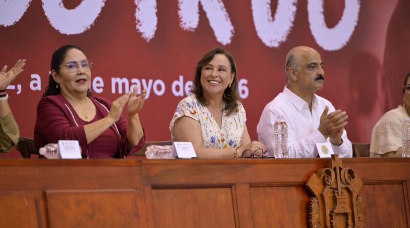 Reconoce Gobernadora al magisterio con aumento salarial y homenaje a su vocación.