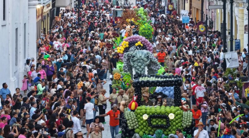 Ayuntamiento de Veracruz celebra a la niñez con espectacular desfile de globoflexia y música en vivo.