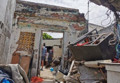 DIF Municipal de Veracruz brinda atención a familia por colapso de techo de vivienda.