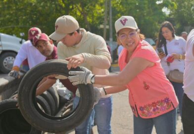 Retiran mil 710 toneladas de cacharros en colonias de la ciudad de Veracruz.