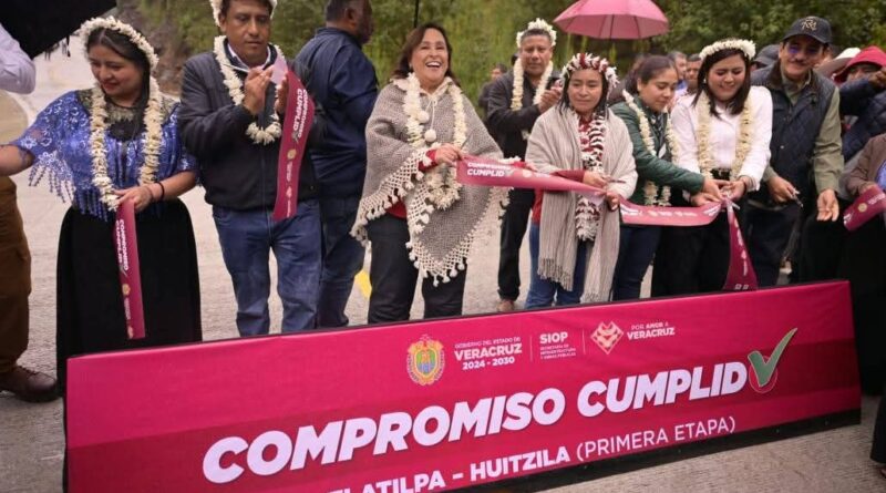 Cumple Gobernadora su palabra con la entrega de la carretera Tecamalucan–Tepachapa.