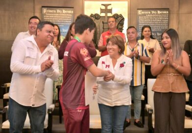 Reitera Rosa María su compromiso con el deporte al reconocer a medallistas veracruzanos.