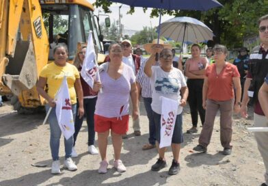 Inicia Rosa María construcción de drenaje pluvial en la colonia Valente Díaz.