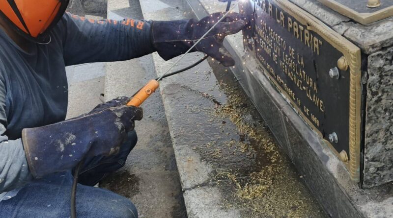 Inicia rehabilitación de Obelisco a los Héroes Caídos de 1914 tras intento de robo de la placa de bronce.