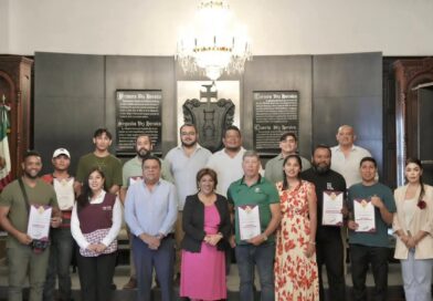 Refrenda Rosa María compromiso con el fortalecimiento del deporte municipal.