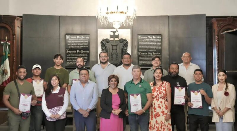 Refrenda Rosa María compromiso con el fortalecimiento del deporte municipal.