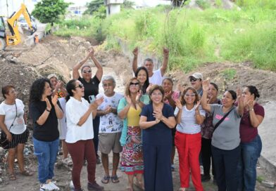 Supervisa Rosa María obra integral de 20 mil metros cuadrados para mejorar movilidad en zona norte de la ciudad de Veracruz. Supervisa Rosa María obra integral de 20 mil metros cuadrados para mejorar movilidad en zona norte de la ciudad de Veracruz.