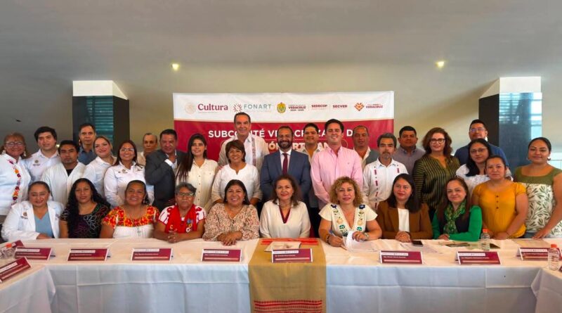 Respalda Rosa María preservación de la identidad y el talento artesanal de la ciudad de Veracruz.