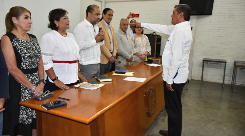TOMA PROTESTA EMILIO ORTIZ MEDINA COMO NUEVO DIRECTOR DE LA FACICO.