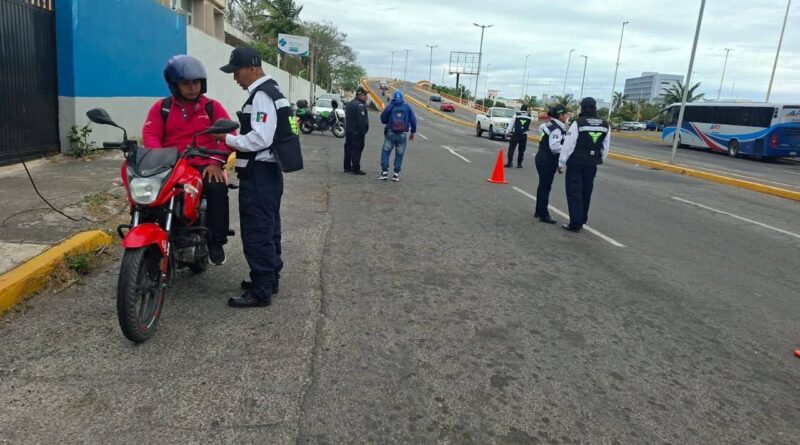 Refuerza Ayuntamiento de Veracruz operativo “Moto Segura” para prevenir accidentes y salvar vidas.