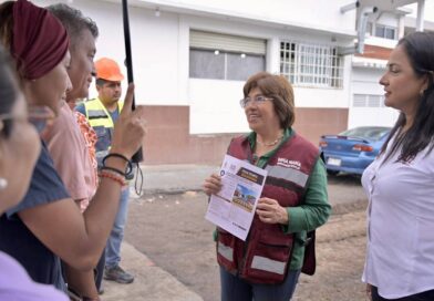 *Atiende Rosa María añeja demanda ciudadana con rehabilitación vial en Camino Real*