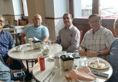 Se reúnen integrantes del MRD encabezados por su presidente Cuauhtémoc 0sorio. 