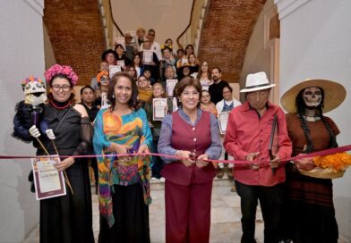 *Inaugura Rosa María exposición colectiva “Bajo la Piel: Todos Somos Calacas”*