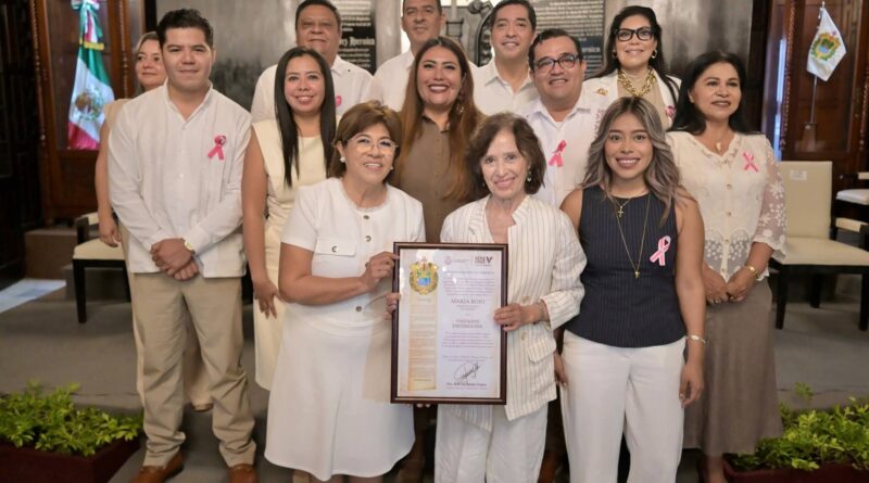 *Reconoce Ayuntamiento de Veracruz a la actriz María Rojo como Visitante Distinguida*